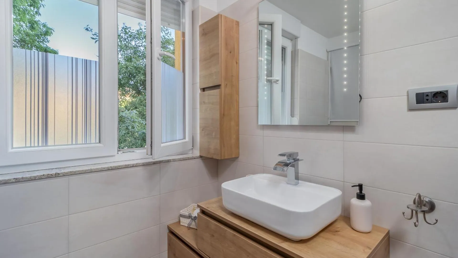Adastra Apartments With Private Parking And Floor Heating Rijeka Croatia