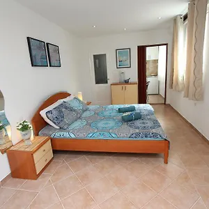 https://studio-sea.in-istria.net