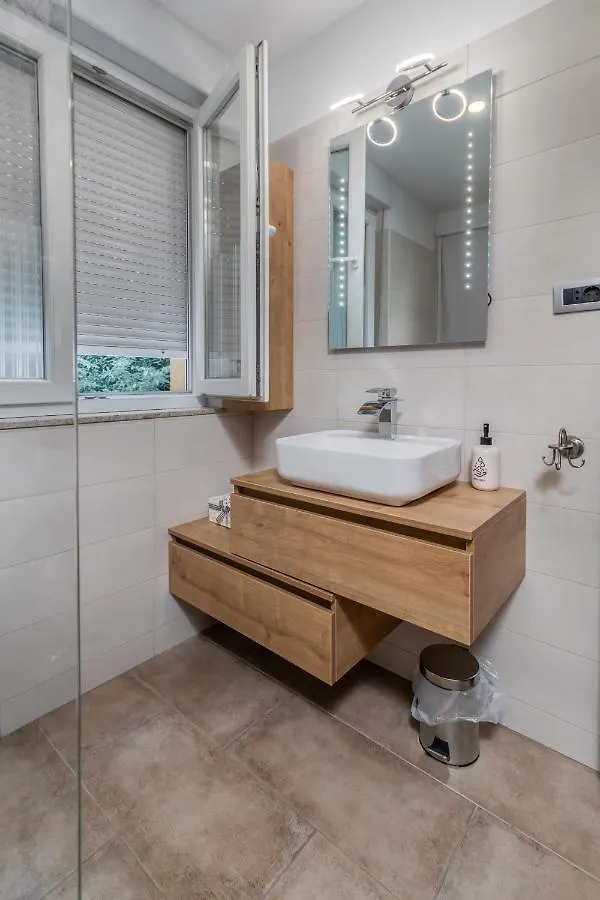 Adastra Apartments With Private Parking And Floor Heating Rijeka
